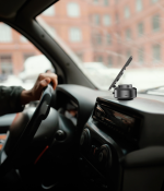 هولدر مغناطیسی خودرو گرین لاین مدل GX-29 با مکش هوشمند و شارژ Type-C